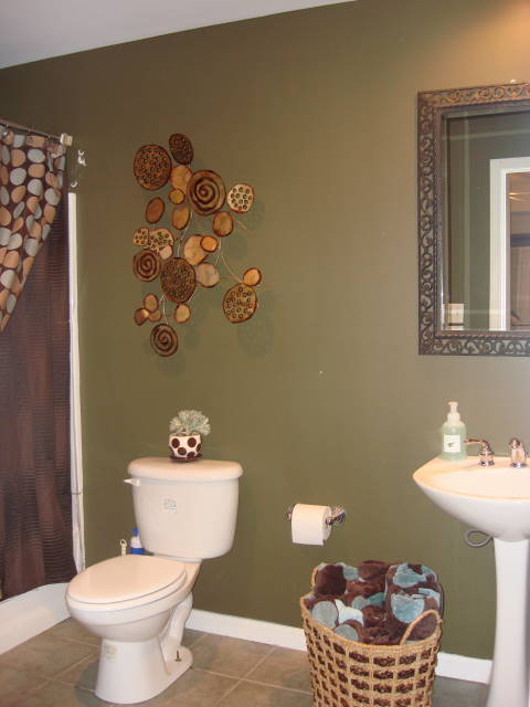 this project was a fairly large guest bathroom that was extremely plain because the, bathroom ideas, home decor, I accessorized with simple yet interesting pieces This is the room coming together