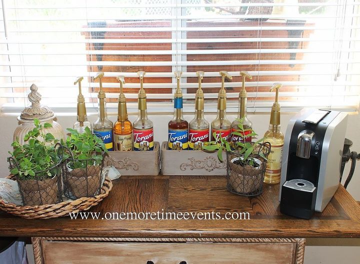 burlap rubber bands and herbs, container gardening, crafts, gardening, repurposing upcycling, Using Rustic Wire baskets for planters and Old sewing machine drawers to hold your flavored syrups on coffee drink station