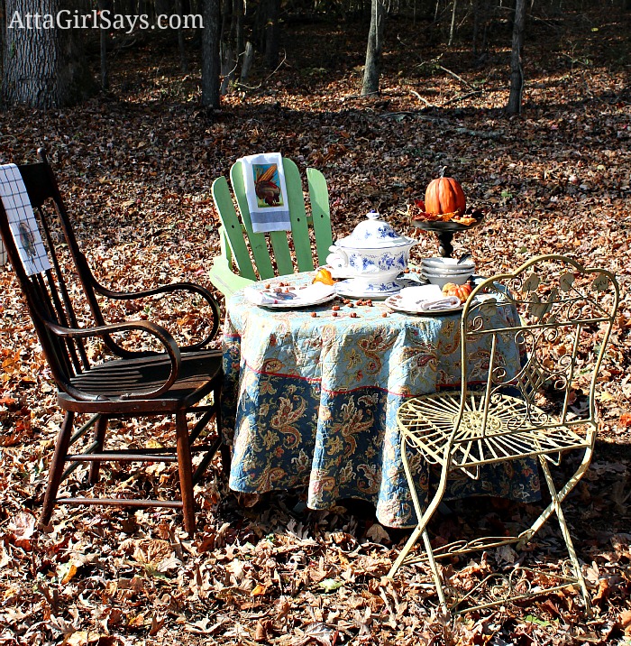 casual outdoor thanksgiving feast, crafts, outdoor living, seasonal holiday decor, thanksgiving decorations