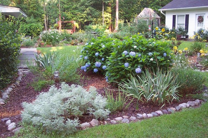 backyard and garden, flowers, gardening, outdoor living