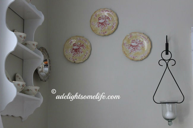 kitchen renovation, home decor, kitchen design, painting, Whimsical decorative plates are the main wall decorative items