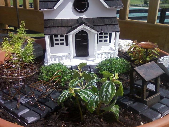 mini garden, crafts, gardening, I made this one this year for my deck