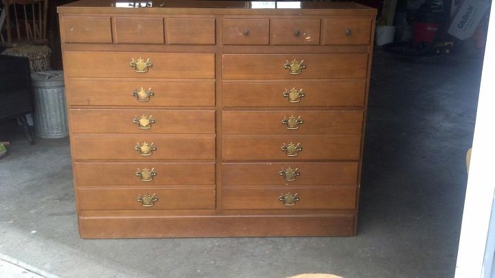 curbside redo tv console or dresser, painted furniture, Here is the before Typical brown with brass knobs but I loved the 3 smaller drawers up top