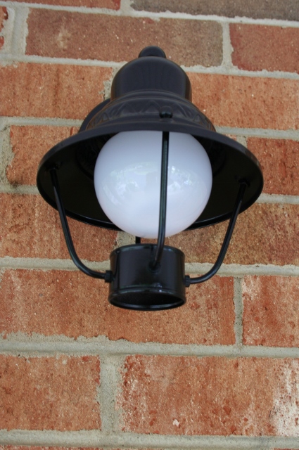 spray painting outdoor lights, curb appeal, lighting, painting, Looks like it was made this way