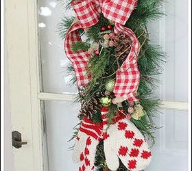 christmas door decoration, christmas decorations, crafts, doors, seasonal holiday decor, I have never used a teardrop greenery before It was really fun to decorate The red checkered burlap just said cabin to me