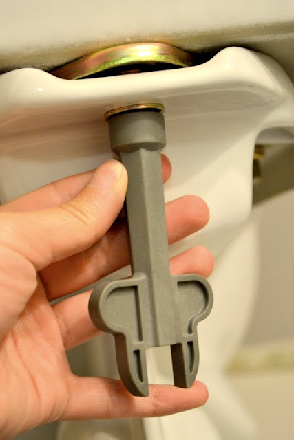 cmo instalar un inodoro es fcil, Un ingenioso invento que me ayud durante todo el proceso