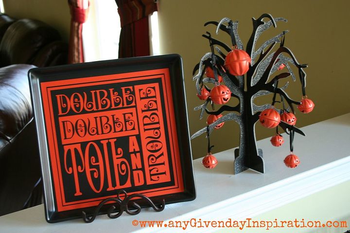 halloween home decor, halloween decorations, seasonal holiday d cor, Black plate from Ikea with vinyl design cut with my Cameo