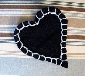 sweater heart garland, crafts, seasonal holiday decor, valentines day ideas