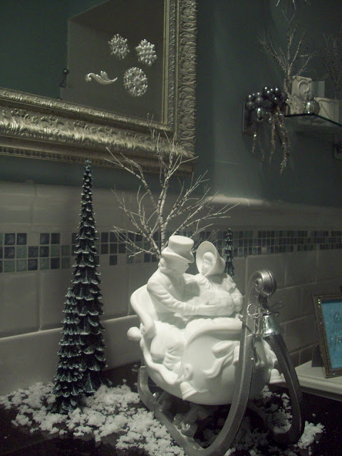 holiday sparkle to a christmas bathroom, bathroom ideas, christmas decorations, seasonal holiday decor