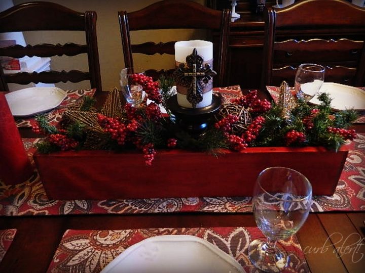 christmas centerpiece in the dining room, crafts, repurposing upcycling, seasonal holiday decor, A low centerpiece on your dining room table enables great conversation as you can easily see your guests