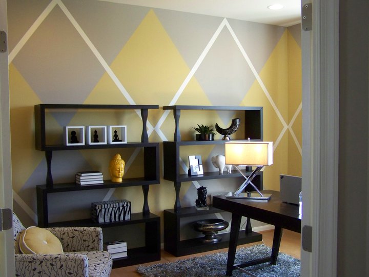 Argyle wall pattern for Atlanta designer Angela Hogan in Leesburg, VA for Beazer Homes. I love the outcome but ohhhh the taping...you really have to clear your mind when working on a room like this so that it turns into a form of meditation. Quietly plugging away until all the hard part is over and then the painting goes fairly quickly.