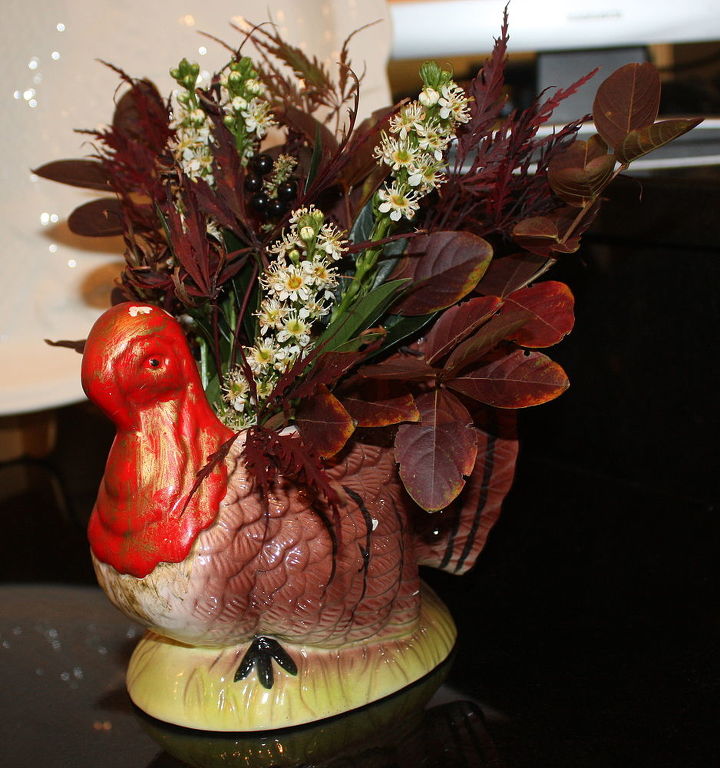 thanksgiving decorating, seasonal holiday d cor, thanksgiving decorations, Vintage turkey planter