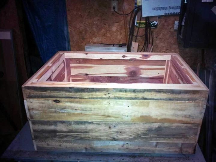 pallet lumber chest, diy, painted furniture, pallet, repurposing upcycling, woodworking projects