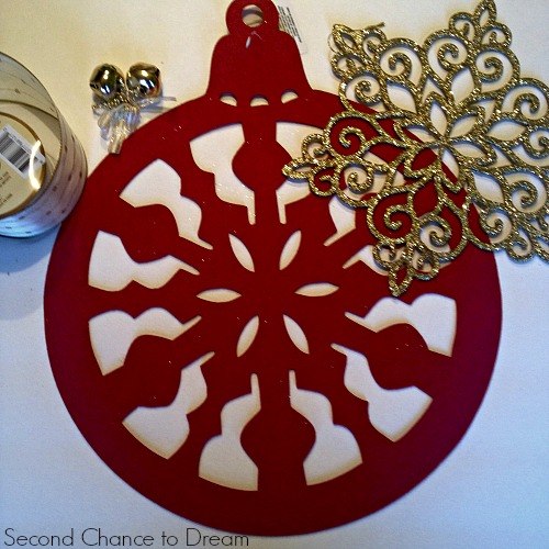 dollar store christmas ornament wreath, christmas decorations, crafts, seasonal holiday decor, wreaths, All you need are these 4 items from the dollar store
