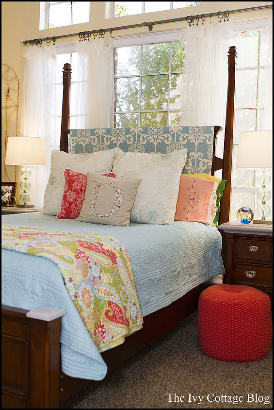 vibrant coastal bedroom, bedroom ideas, home decor, The bed and the MAIN statement in the room