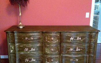 Painted furniture (thrift furniture) with Chalk Paint and Dark Wax