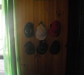 kids hats, bedroom ideas, home decor, keep hats on display and off the floor
