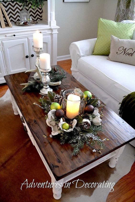 nuestra sala de estar de navidad 2013, Mantuve nuestra mesa de caf simple con velas y vegetaci n