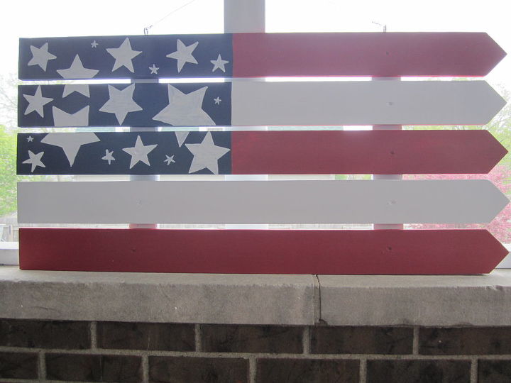 repurposed old fence into art, crafts, Red White and Blue