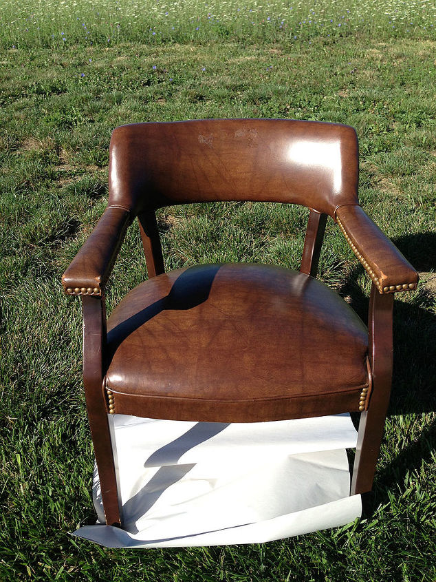 painting a vinyl chair, painted furniture, The Before Picture
