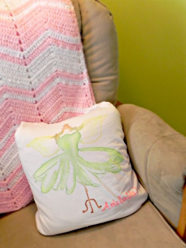 diy fairy garden bedroom, bedroom ideas, crafts, home decor, Watercolor style throw pillow made with fabric markers