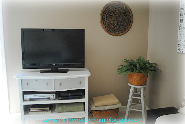 tv stand made from old dresser, repurposing upcycling, Dresser turned TV stand