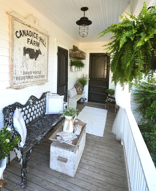 show off and inspire, outdoor living, porches, Such a fabulous porch