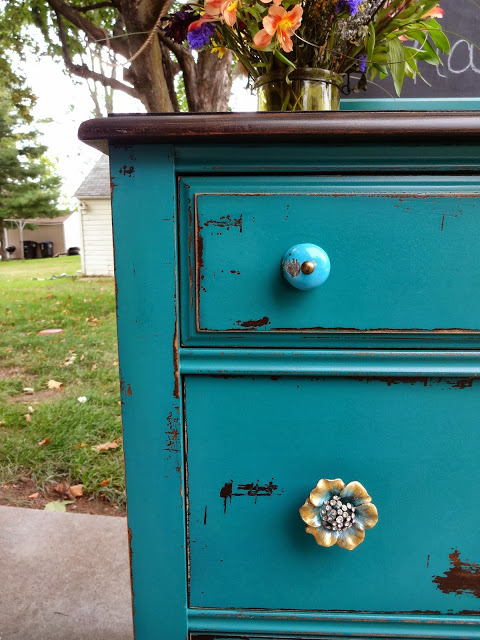 chippy teal dresser, chalkboard paint, painted furniture, repurposing upcycling, Added this awesome hardware