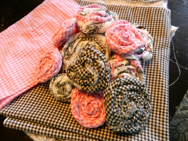 creating fabric roses using two different fabrics, crafts