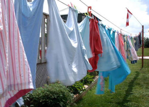 the benefits of using a clothesline, cleaning tips, go green