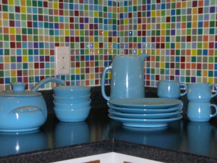 tiling cheat amazing tiling effects using self adhesive wall tiles, kitchen backsplash, kitchen design, tiling, wall decor, glass self adhesive tiles look great in this kitchen