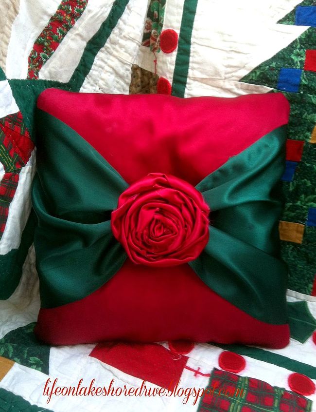 easy no sew christmas pillows, christmas decorations, crafts, seasonal holiday decor