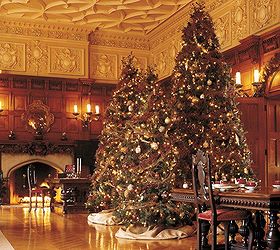 one of my favorite garden spots to visit is biltmore estates in asheville nc the, christmas decorations, gardening, seasonal holiday decor, Fresh garlands are made of white pine and Fraser fir They change them weekly to keep them fresh for guests using a total of 5 000 feet during the season