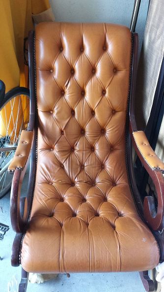 can anyone help me identify this chair