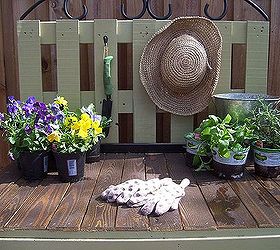 pallet potting table, gardening, pallet, Stained top
