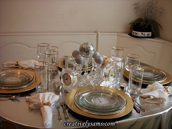 new year s tablescape, seasonal holiday decor, And the New Year s Tablescape was finished I added a small vignette to the corner to extend the New Year message