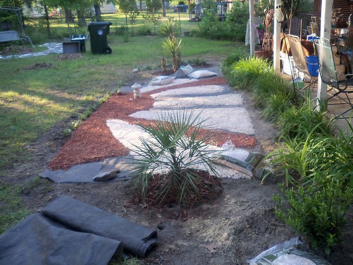 minha aventura de jardinagem, Plantei uma palmeira que est crescendo muito bem