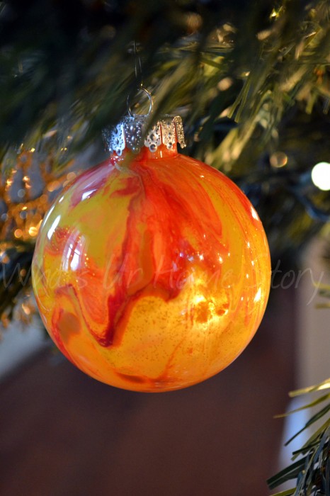 painted christmas ornaments, christmas decorations, home decor, seasonal holiday decor