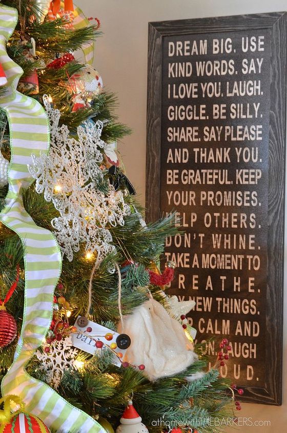 holiday home tour, christmas decorations, seasonal holiday decor, wreaths, Christmas Tree Closeup