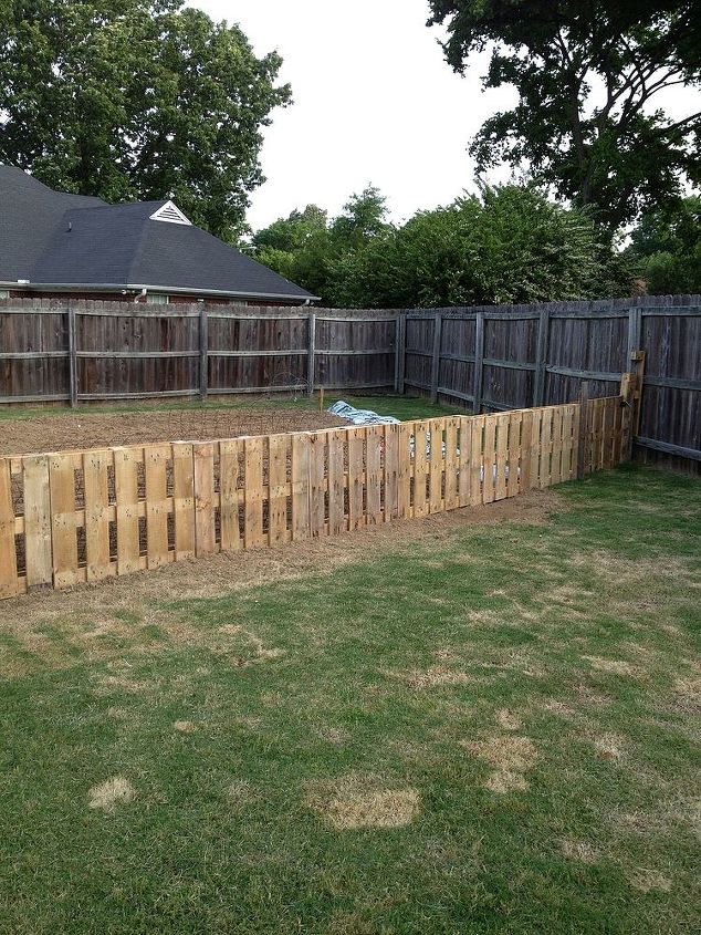 pallet fence, diy, fences, pallet, repurposing upcycling, Pallet fence