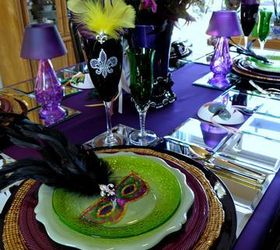 mardi gras tablescape, seasonal holiday decor, Mardi Gras table setting using masks cut out from paper plates and feather embellishments