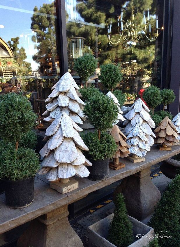 q decorate with pines and pine cones, christmas decorations, crafts, repurposing upcycling, seasonal holiday decor