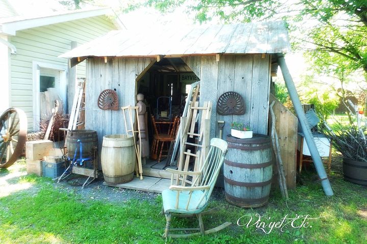 q join me in my favourite junking spot barns are full of goodies, The little barn that could full of eye candy