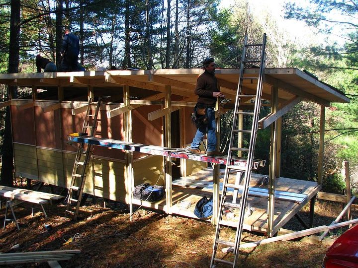 espao de estudo ao ar livre, Pain is de telhado instalados prontos para f scia in cio do dia 2