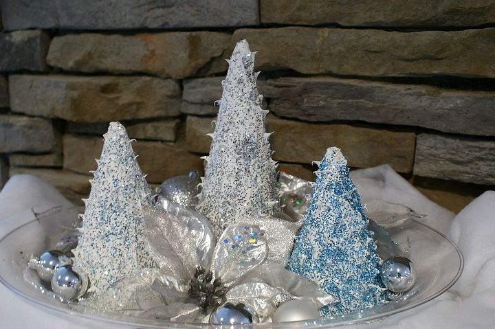 caulk christmas tree, christmas decorations, crafts, seasonal holiday decor