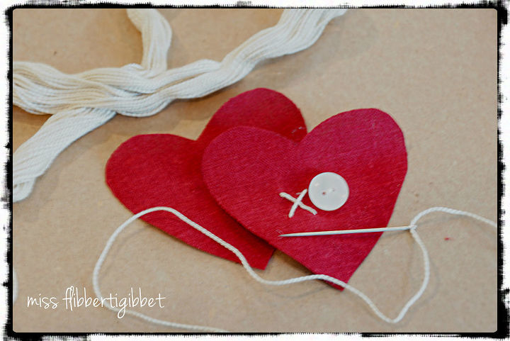 linen xo hearts, crafts, seasonal holiday decor, valentines day ideas