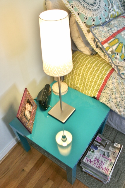 craigslist lamp find and teal lacquered side tables, bedroom ideas, home decor, lighting