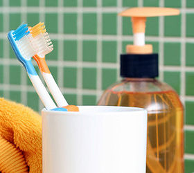 four battle tested uses for cinnamon, cleaning tips, pest control, Make Mouthwash Mouthwash is a great way to keep friends and avoid scaring away significant others but it can get pricy week after week To save a little and flex your DIY muscles make your own mouthwash with cinnamon and vodka