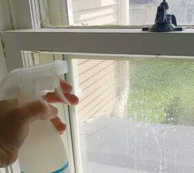 Clean your windows well to copy this pretty privacy idea (you won't lose sunlight!)