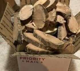 Glue wood slices to your wall for this stunning way to add charm to any room